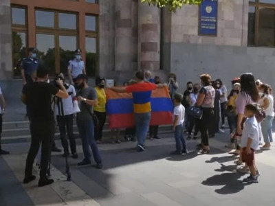 Այսպես շարունակի՝ ՌԴ-ում կկորցնեմ եւ աշխատանքս ու ունեցվածքս, եւ տանիքս». ՌԴ մեկնել ցանկացող քաղաքացի