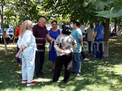 Ռոբերտ Քոչարյանի աջակիցները դատարանի բակում են (ֆոտո)