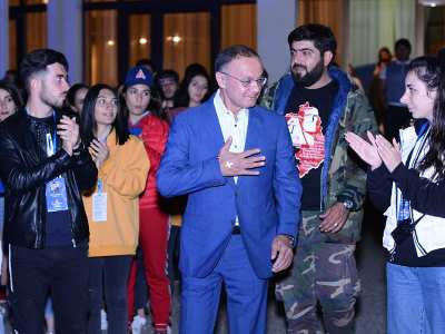 «Հաղթանակած 2020» հավաքին հյուրընկալվել է Սեյրան Օհանյանը. երիտասարդները ստացել են հուզող հարցերի պատասխանները