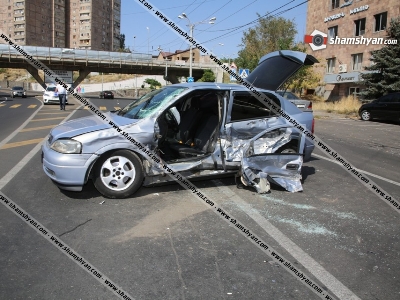 Խոշոր վթար Երևանում․ 28-ամյա վարորդը BMW X5-ով` ավտոմեքենաների ջարդի հեղինակ․ վիրավորներից մեկը հղի կին է (ֆոտո)