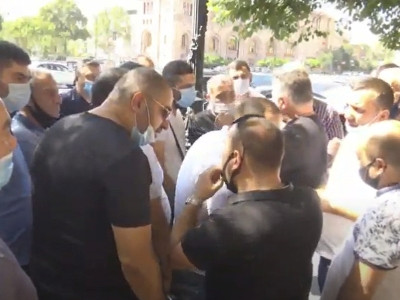 Ցուցարար. իշխանությունները խոստացել են մաքսային ձեւակերպման հարցով զիջումների գնալ