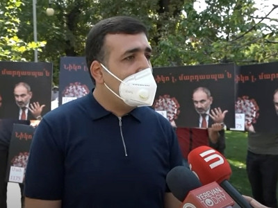 Այս խեղկատակությանը պետք է վերջ տրվի. Ռոբերտ Քոչարյանի աջակիցները դատարանի դիմաց են