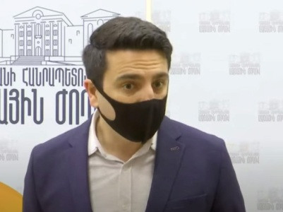 Մենք չենք ունեցել գեթ մեկ օրինակ, որտեղ պարոն Խունդկարյանը խամաճիկի դերում է եղել. Ալեն Սիմոնյան