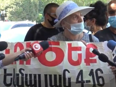 Ով բարձրանում է այդտեղ, դառնում է լկտի, խուլիգան զոմբի.  Եկմալյան փողոցի նախկին բնակիչ