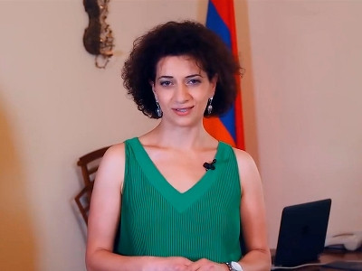 Աննա Հակոբյանը դադարեցրել է «Ժպիտների քաղաք» բարեգործական հիմնադրամի հոգաբարձուների խորհրդի նախագահի լիազորությունները