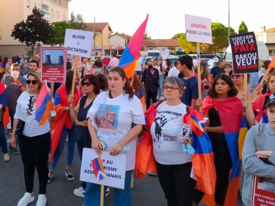 Ֆրանսիայում տեղի է ունեցել հայ ցուցարարների վրա հարձակված թուրքերի դատական 1-ին նիստը