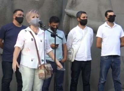 «Միասին պիտի հեռացնենք իրենց». վարչապետի հրաժարականի պահանջով հանրահավաք-երթ Երեւանում (ֆոտո)
