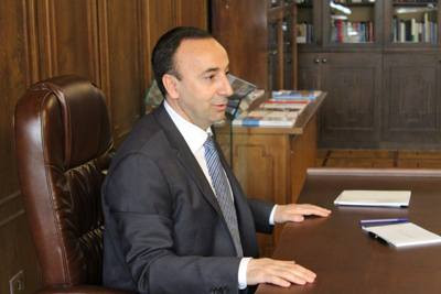 «Ժողովուրդ». Հրայր Թովմասյանը աշխատանքի չի գալիս․ մանրամասներ ՍԴ-ում տիրող իրավիճակի մասին