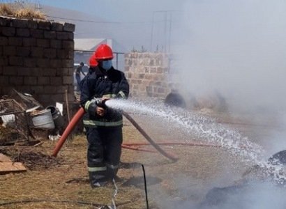 Հրդեհ Աբովյան քաղաքում. այրվում է սնկի մշակման մոտ 3000 խմ կուտակած թափոն
