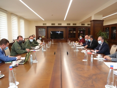 ՊՆ-ում անցկացվել է միջգերատեսչական խորհրդակցություն՝ Դավիթ Տոնոյանի եւ Զոհրաբ Մնացականյանի գլխավորությամբ