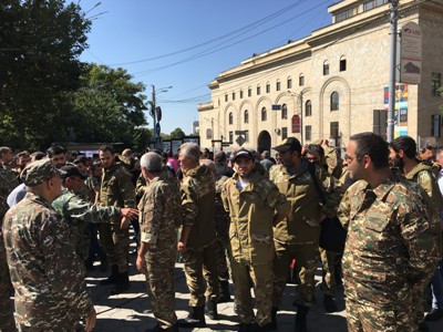 Դաշնակցության հարյուրավոր կամավորներ հավաքվել են Արամ Մանուկյանի արձանի մոտ (ֆոտո)