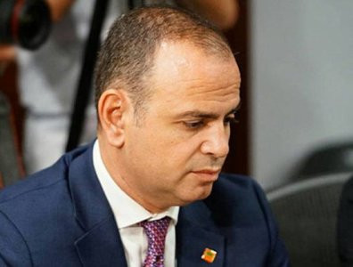 Այս պատերազմում ամեն մեկս զինվոր ենք. Զարեհ Սինանյանը համախմբման կոչով դիմել է հայ ժողովրդին
