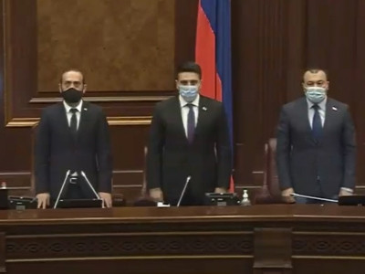 Armenia MPs pay tribute to those who fell in Artsakh for homeland