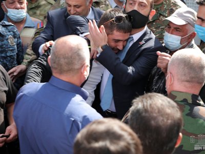 Parliament speaker meets Assyrian community in Armenia's Arzni