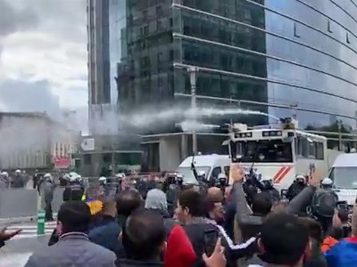 Brussels police trying to disperse Armenians' protest with water cannons