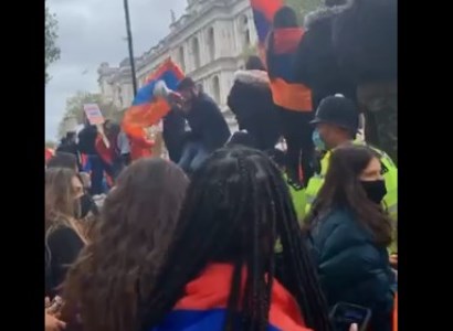 ARF-D holds protest in London, demands recognition of Artsakh