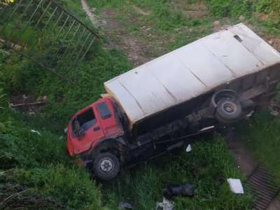 At least 16 dead as truck carrying wedding guests falls from bridge in Burundi