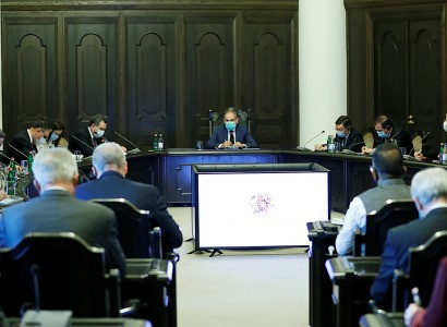 PM meets Armenia-accredited foreign diplomats (PHOTOS)