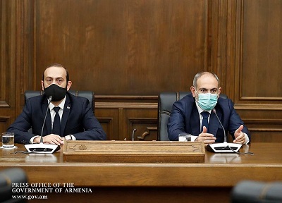 «Իրատես». Վարչապետի հետ հանդիպումից հետո ընդդիմադիր պատգամավորները ծանր սրտով են լքել դահլիճը