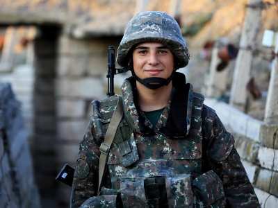Ով առաջնագծում է, նա՛ է հերոսը. նոր լուսանկարներ առաջնագծից