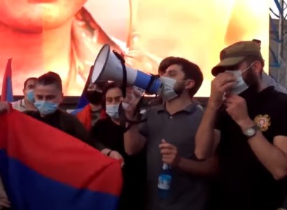 Yerevan citizens demanding recognition of Artsakh's independence end march at Liberty Square