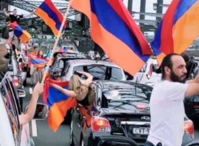 В Сиднее представители армянской общины перекрыли мост в знак протеста против агрессии Азербайджана