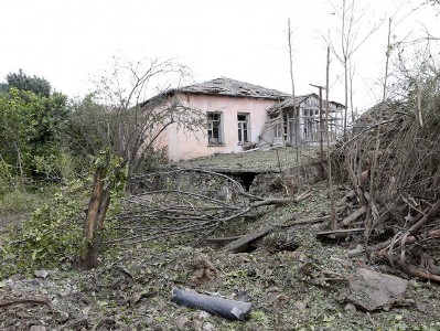 Ադրբեջանի ԶՈՒ հրետակոծության հետևանքով Մարտակերտում գազ և լույս չկա. վնասվել է բնակելի տների 30%-ը