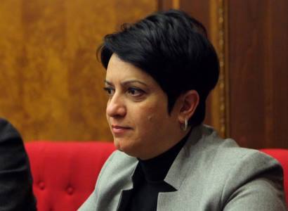 Ես կամավորագրվում եմ. մորս մի տեղեկացրեք, ես ինքս կասեմ. ԱԺ պատգամավորը դիմել է զինկոմիսարիատ
