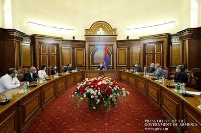 Նիկոլ Փաշինյանը կրկին հանդիպում է արտախորհրդարանական ուժերի հետ