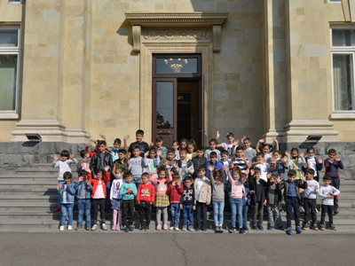 Artsakh children hosted at Armenia presidential residence