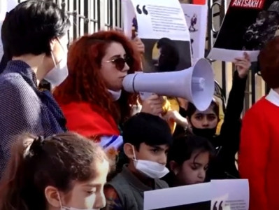Karabakh women protesting outside EU office in Armenia