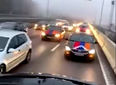 Армяне Швеции провели крупный автопробег на единственной трассе  между севером и югом Стокгольма
