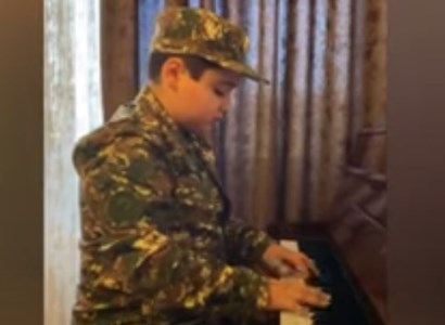 «Մի քիչ մեծանամ, ես էլ եմ գալու». փոքրիկ տղայի երգը՝ նվիրված զինվորներին