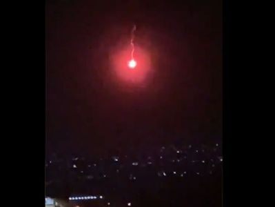 Падение огненного метеорита попало на видео