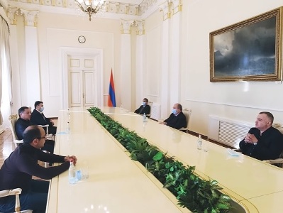 Armen Sarkissian meets with representatives of Republican Party of Armenia