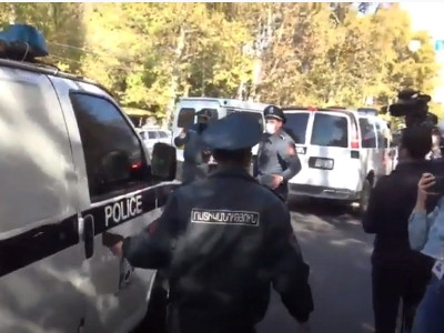 Yerevan police detain citizens at Liberty Square