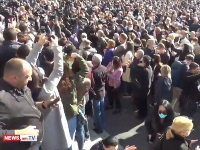 Yerevan Liberty Square is jam-packed