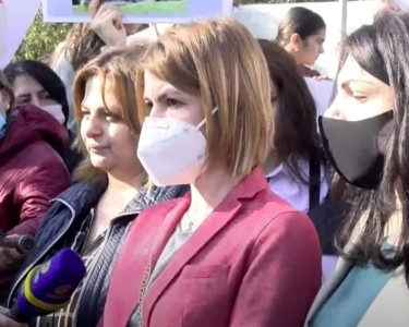 Residents of Artsakh’s Hadrut protest outside US Embassy in Armenia