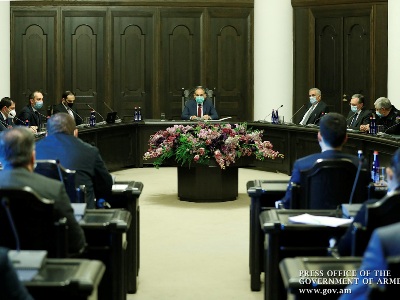 Armenia PM discusses activities for solving Artsakh-Armenians' issues and future steps