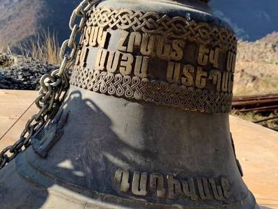 Արդեն Դադիվանքում ենք, պիտի զանգը կախենք․ Դադիվանքի զանգերը նորից կախվել են