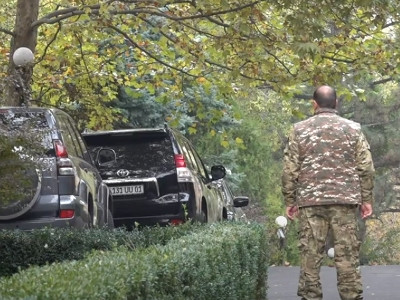 Armenia PM arrives in parliament