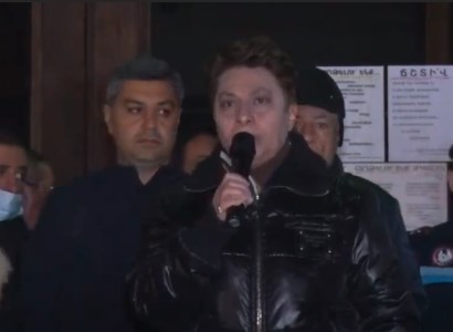 Վարչապետը լրտեսներ էր ուղարկել իմ հիմնարկ. ձեզ թվում էր՝ ես այնտեղ քաղաքական խաղեր եմ տալիս. որդեկորույս մայր