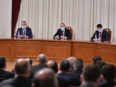 Փաշինյանը ներկայացրել է ԱԱԾ նոր տնօրենին. ներկա էր նաև Արգիշտի Քյարամյանը