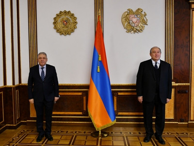 Armenia President receives new defense minister Vagharshak Harutyunyan
