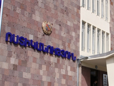 Բերման ենթարկվածները ոստիկանական բաժանմունքում շարունակում են վանկարկել՝ «Նիկոլ, դավաճան»