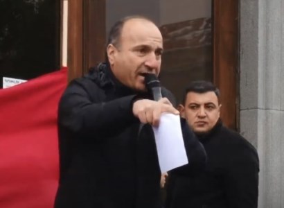 Մոբի տղերքին բերեցին, բռոնեժիլետ չտվեցին, ու սկսվեց կոտորածը․ Տարոն Տոնոյան