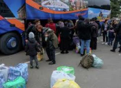 Ռուս խաղաղապահներն ուղեկցել են փախստականներով 34 ավտոբուս դեպի Ստեփանակերտ