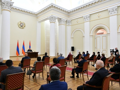 Armen Sarkissian meets with representatives of Armenian public