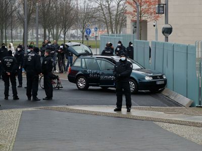 Bild: The accused in incident at Merkel office wanted to send her a letter