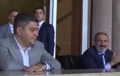 Newspaper: Armenia PM sends envoys to opposition party leader